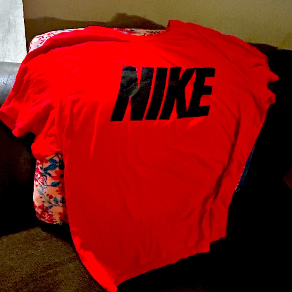 Nike Men’s (Medium) red t-shirt with Purple Nike “Space Jam” hat (OSFA)